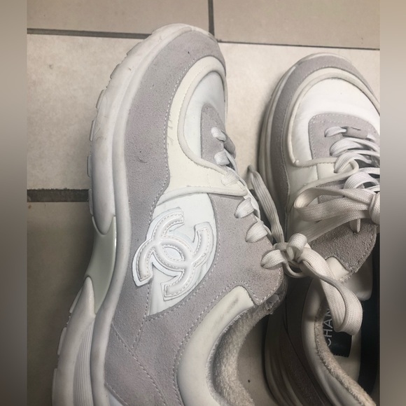White Chanel sneakers size 8 - Picture 3 of 4